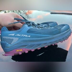 Women's Altra Olympus 4 trail running shoes